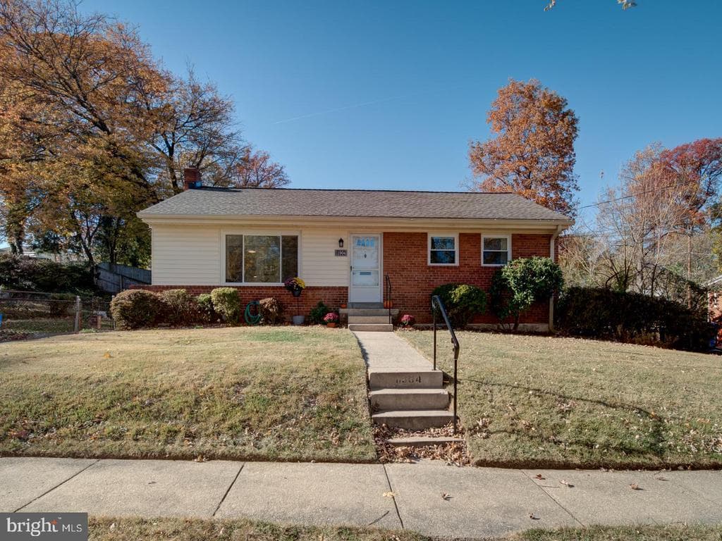 11904 Lafayette Drive photo 1