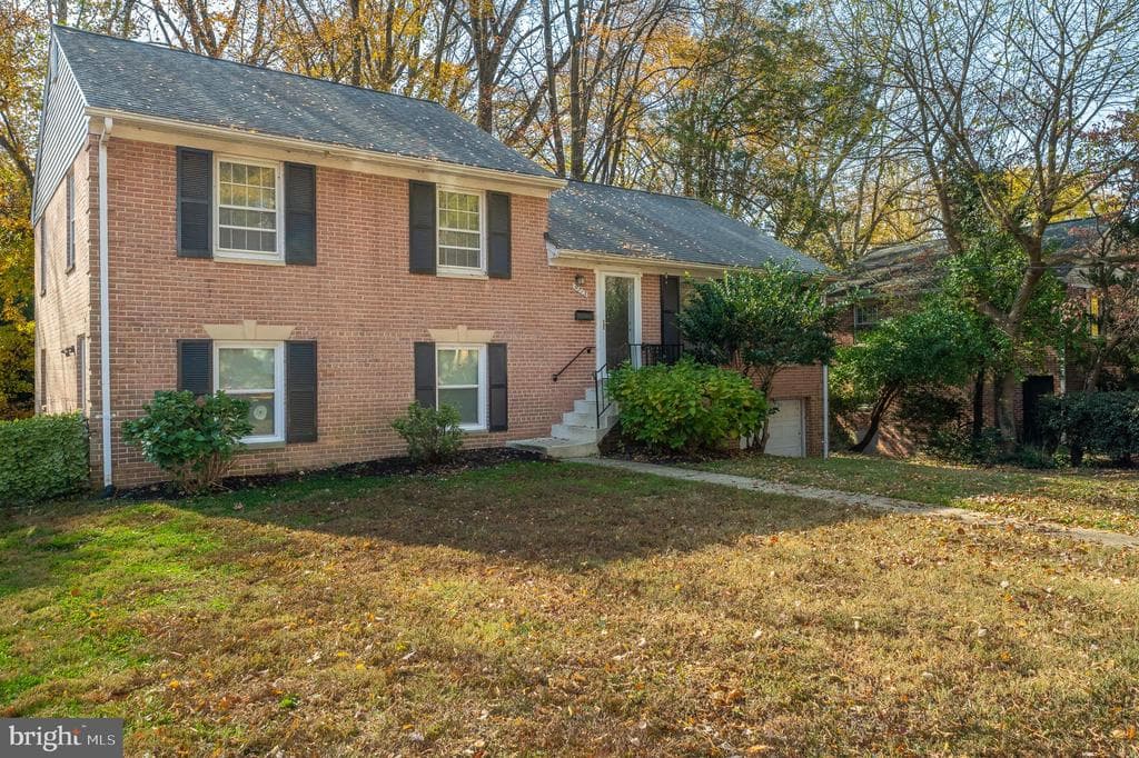 9713 Byeforde Road photo 1