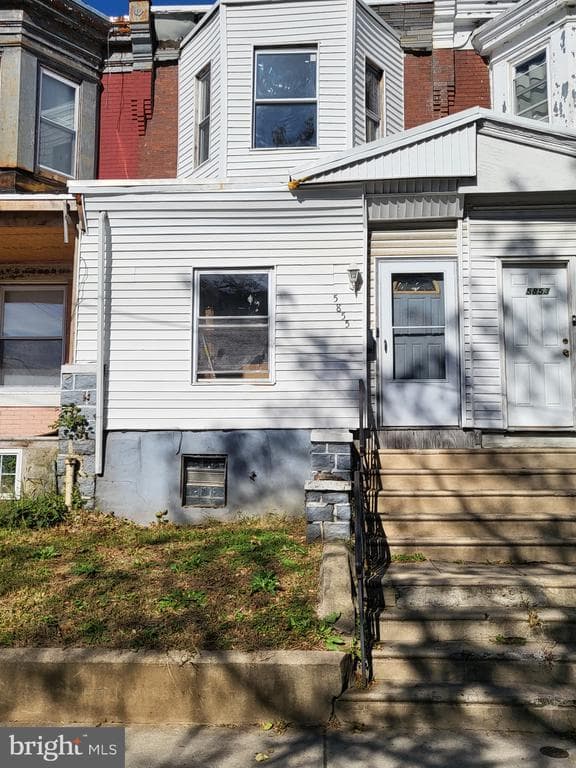 5855 Windsor Avenue photo 1