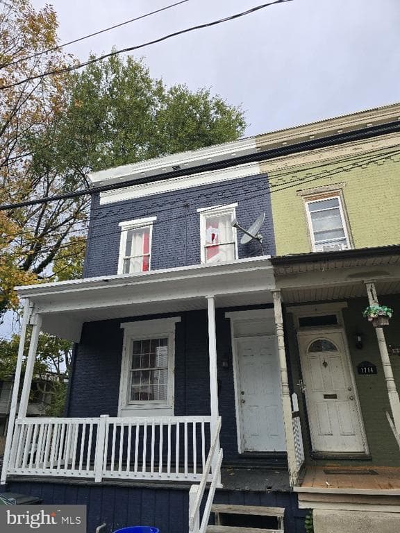 1712 Carnation Street photo 1