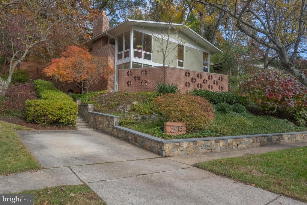 3915 Rickover Road photo 1