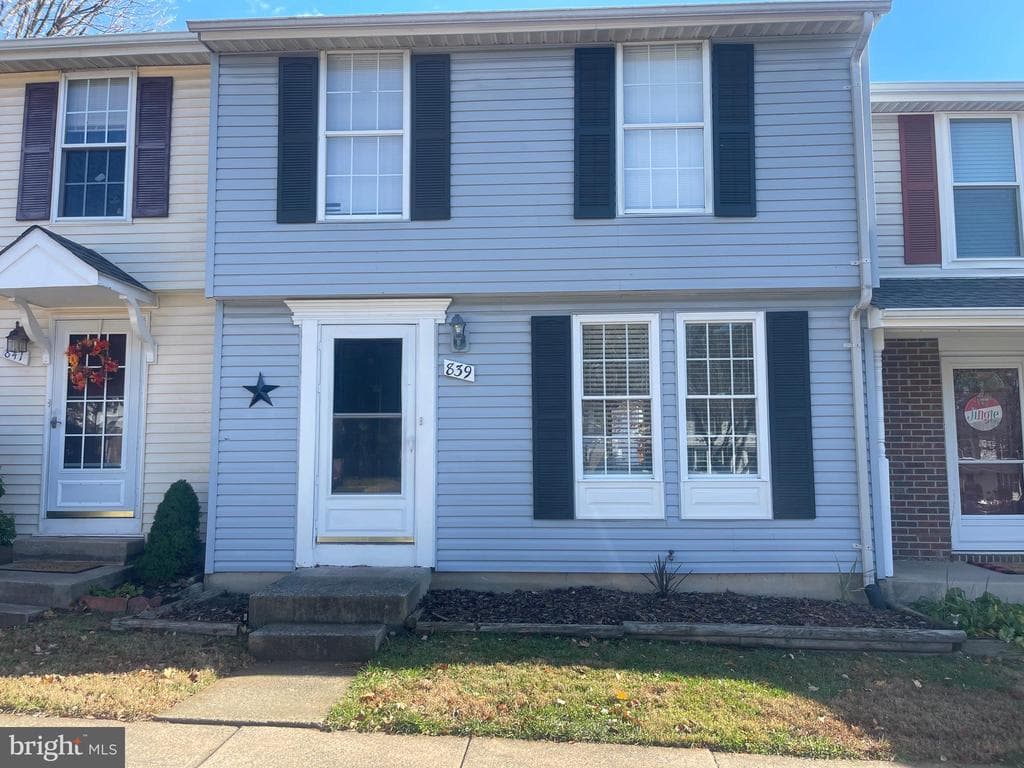 839 Oak Leaf photo 1
