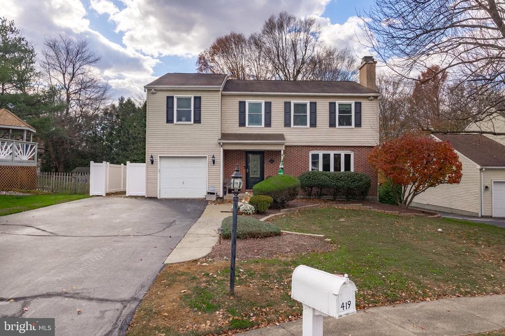 419 Cedar Avenue photo 1
