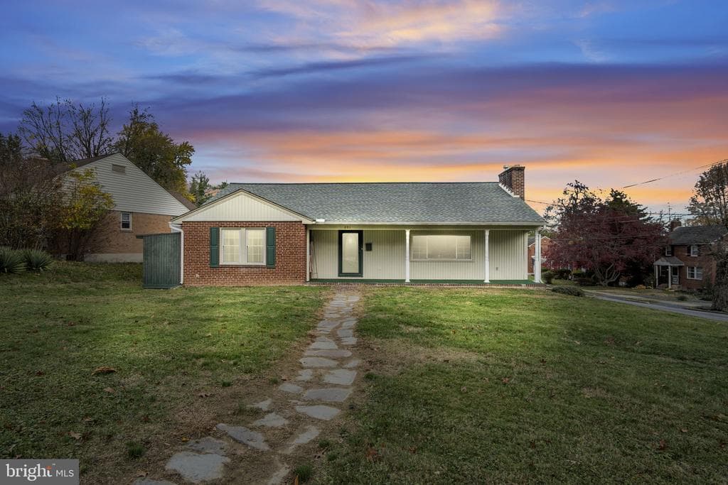 201 Poplar Avenue photo 1