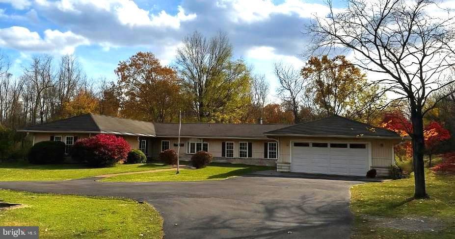 3622 Summit Point Road photo 1