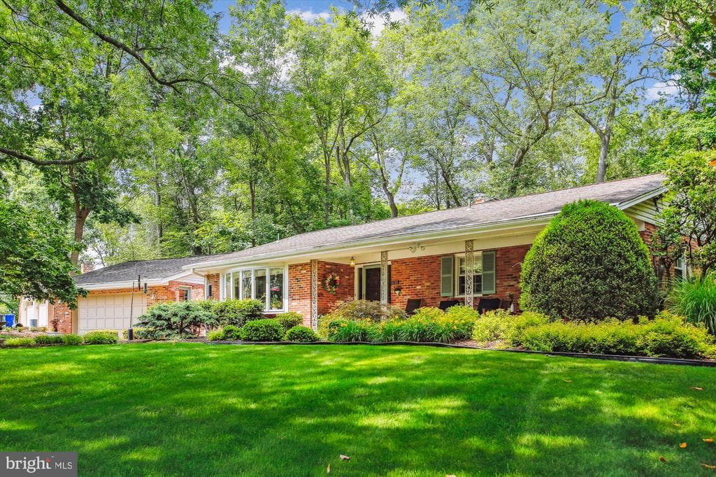 4100 Tidewater Court photo 1