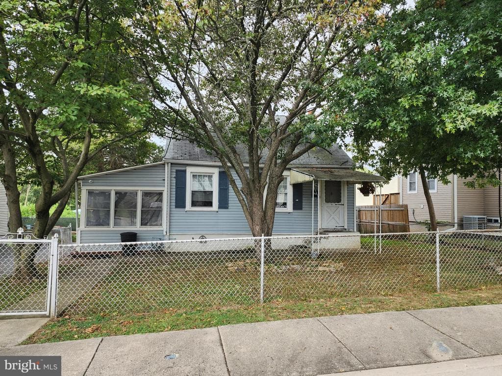 924 Chestnut Street photo 1
