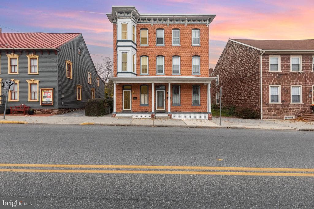 33 E Main Street photo 1