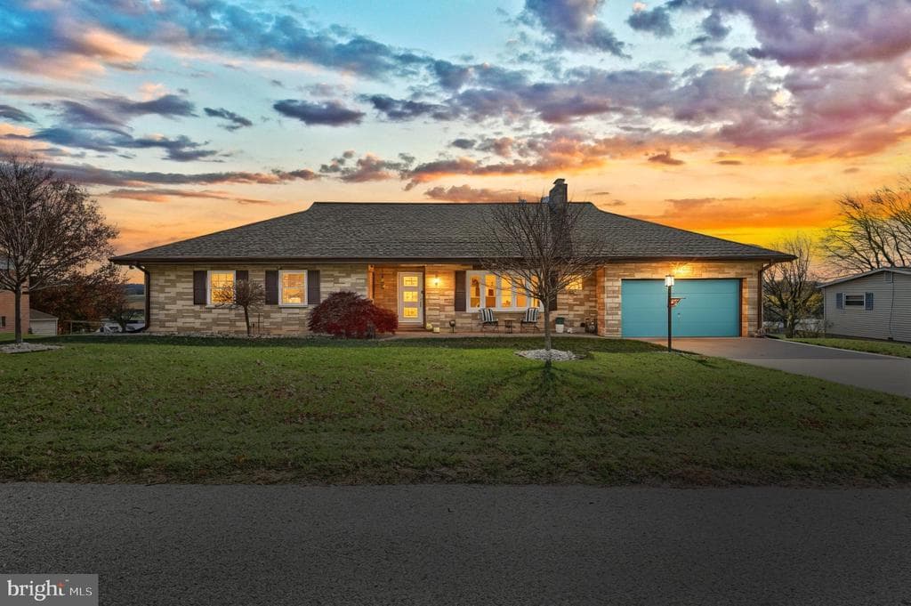 4330 Briarwood Court photo 1