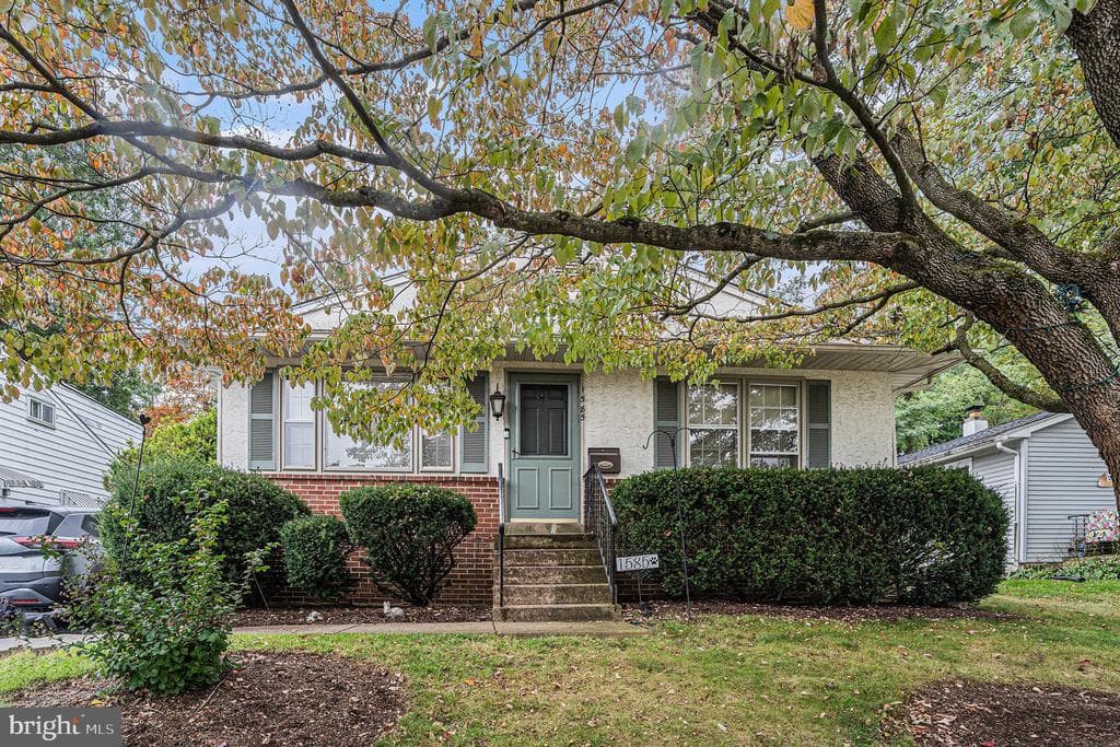 1585 Edgewood Avenue photo 1