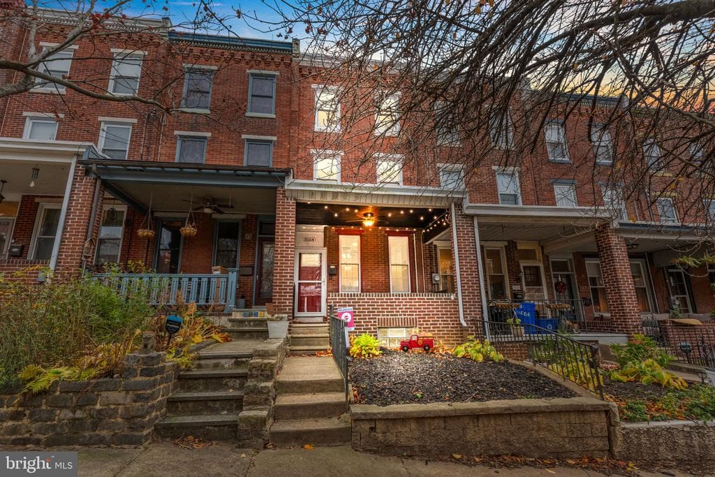 3554 New Queen Street photo 1