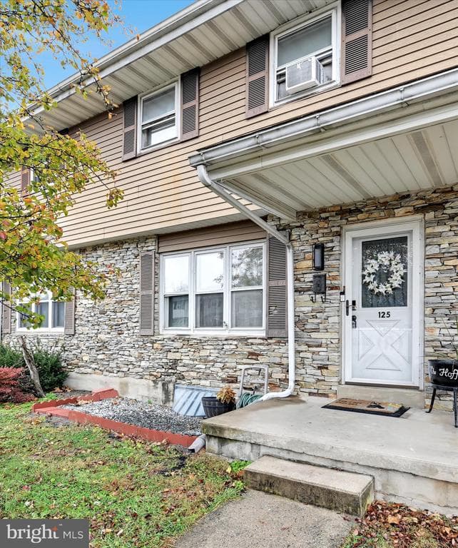 125 W Gaul Street photo 1