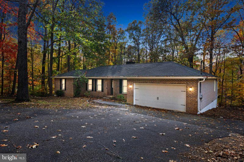 315 Lower Clubhouse Drive photo 1