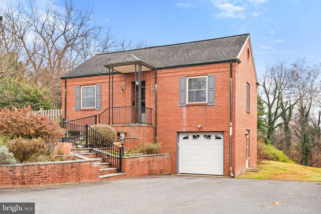 335 W Asher Street photo 1