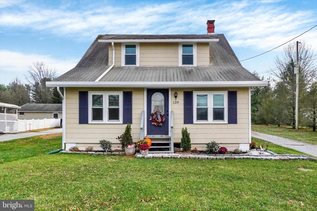 139 Loucks Street photo 1
