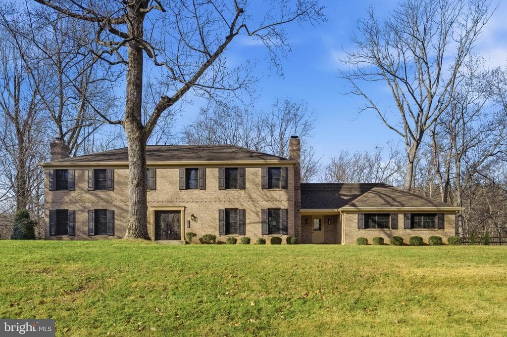 11800 Beekman Place photo 1