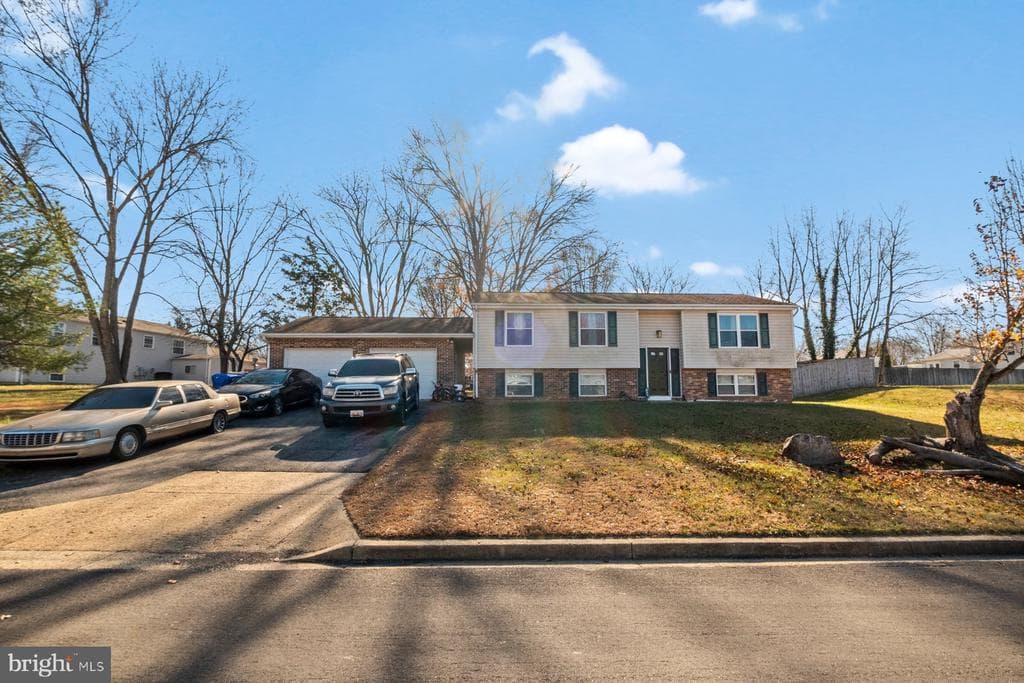 10233 Briarwood Place photo 1