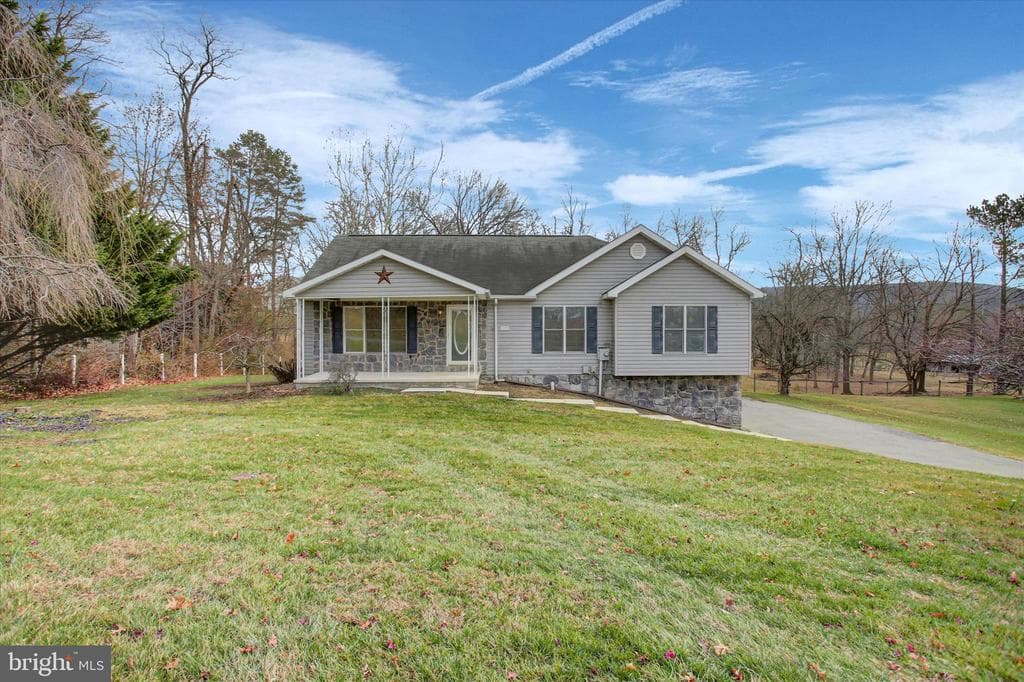 1032 Upland Drive photo 1