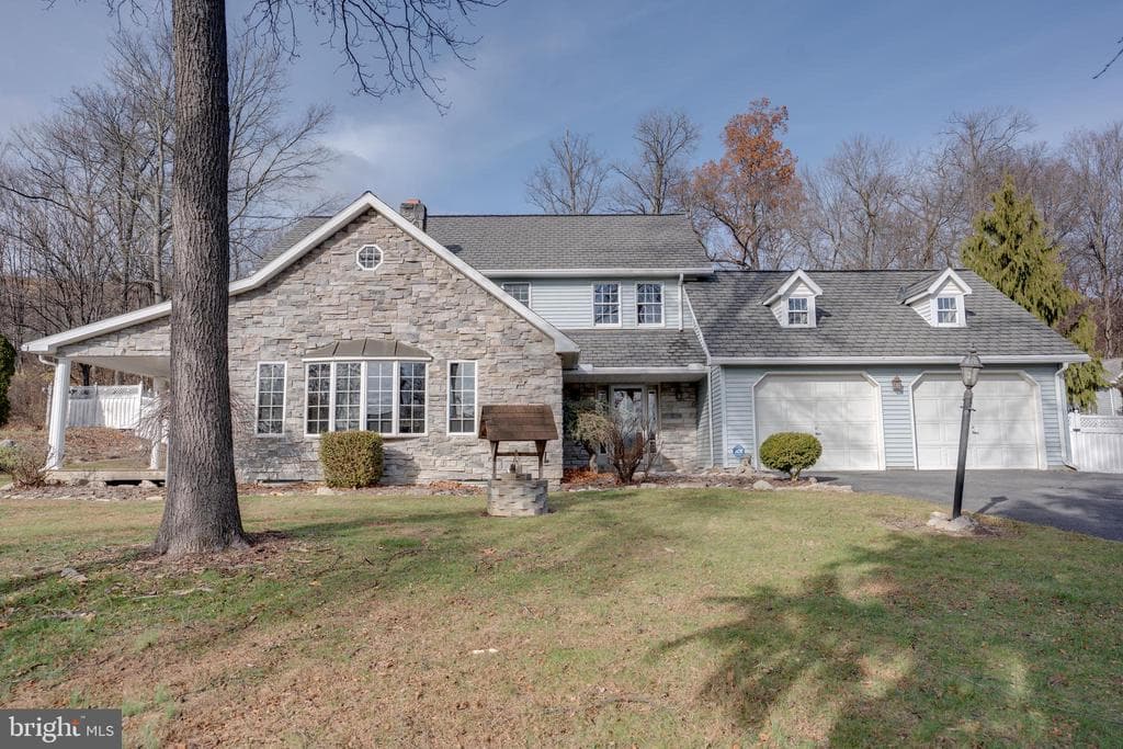 221 Cliffside Drive photo 1