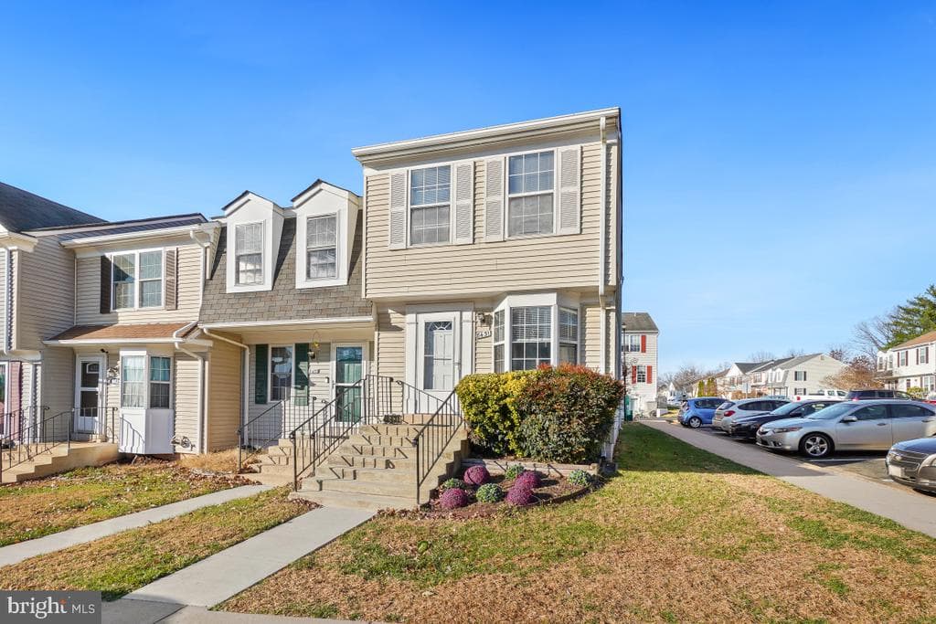 8431 Georgian Court photo 1