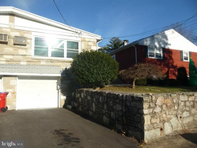 605 Burke Avenue photo 1