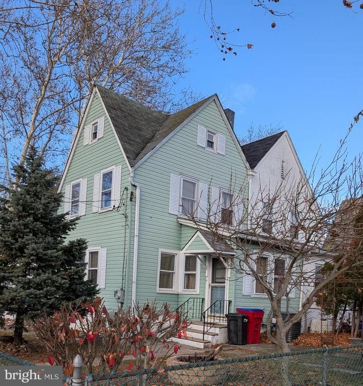1506 Trenton Avenue photo 1