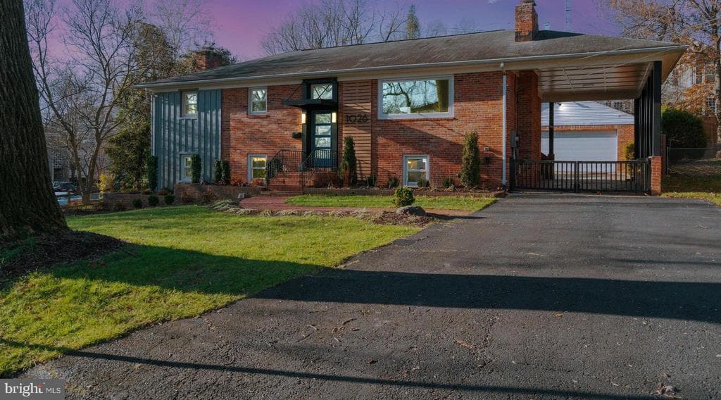 1026 Birch Street photo 1
