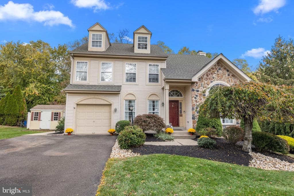 645 Fairhill Avenue photo 1