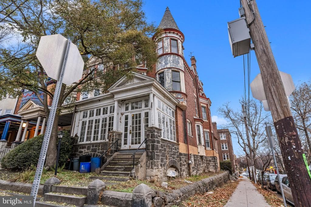 4401 Pine Street photo 1