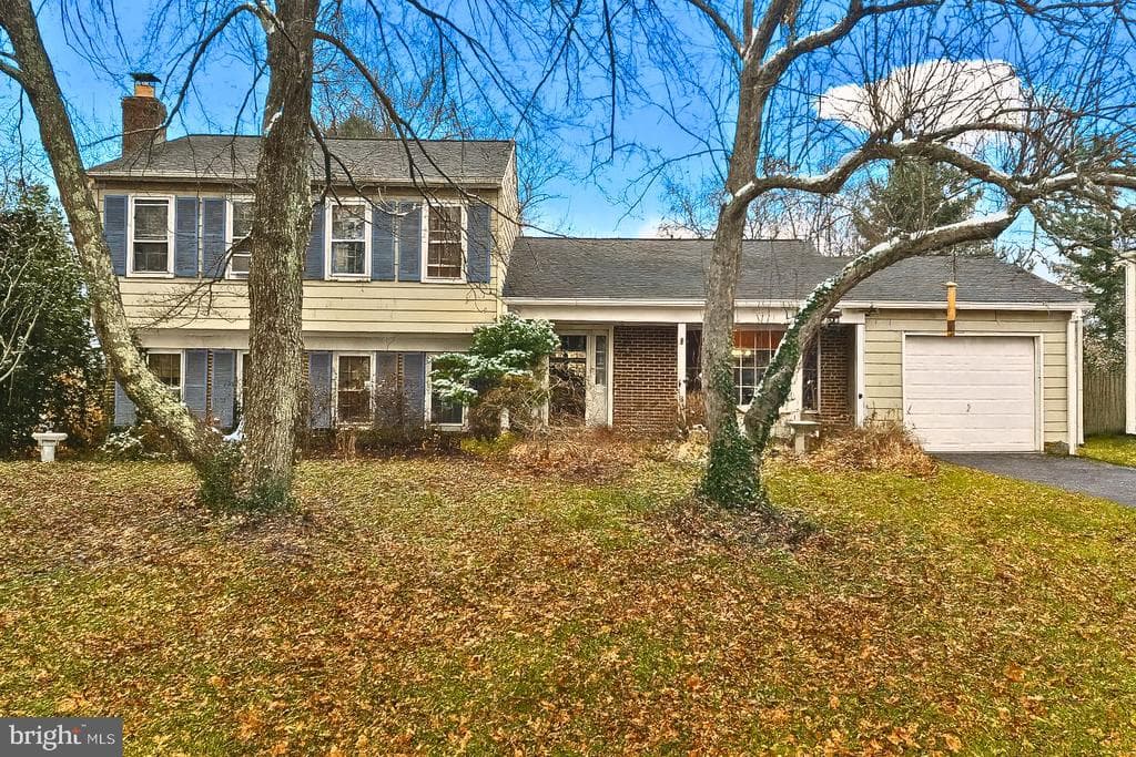 19704 Bodmer Avenue photo 1