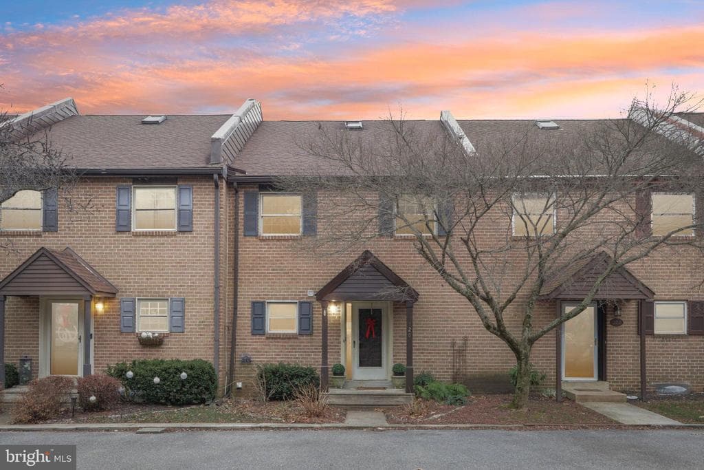 120 Eaton Drive photo 1