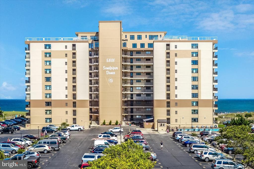 5801 Atlantic Avenue #605 photo 1