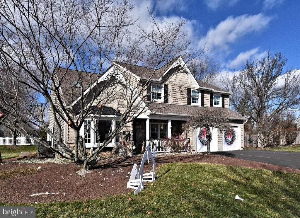 192 Greenbriar Lane photo 1