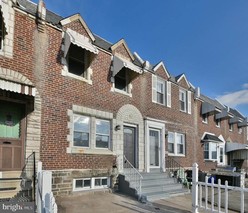 4533 Aldine Street photo 1