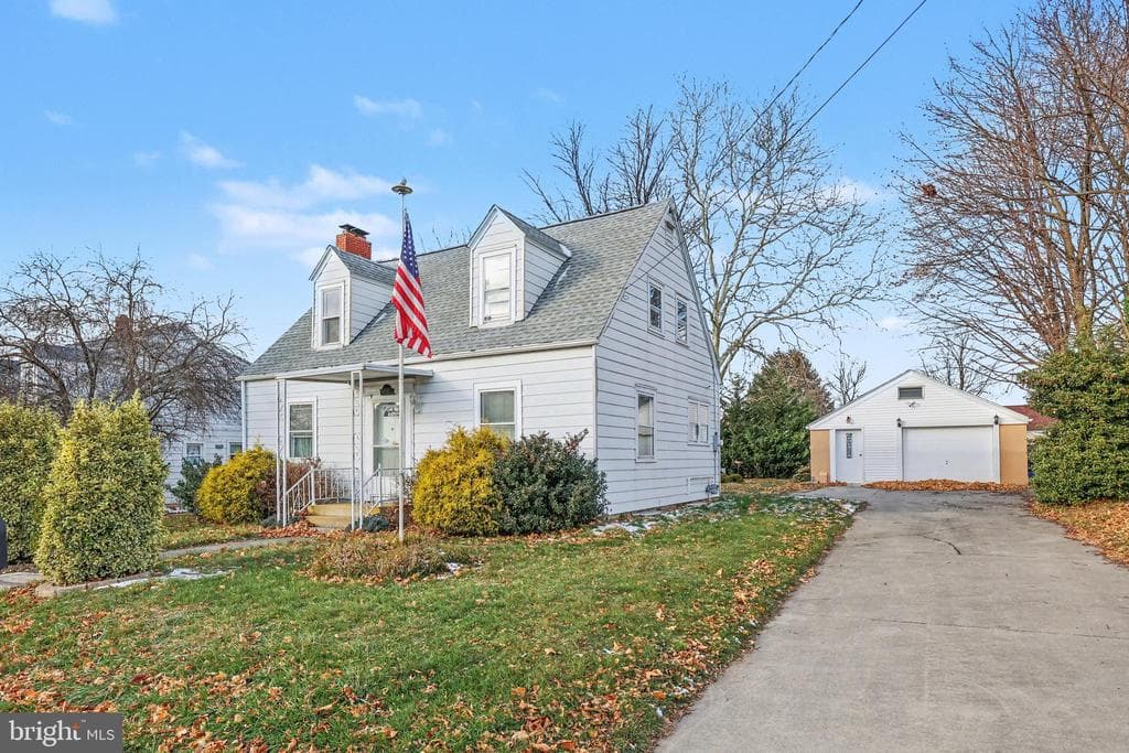 1029 4th Avenue photo 1