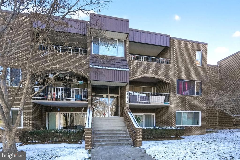 426 Girard Street #160 photo 1