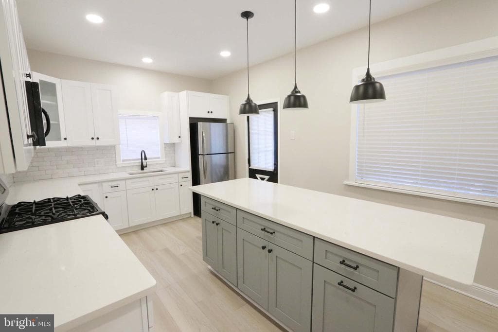 2828 Cedar Street photo 1