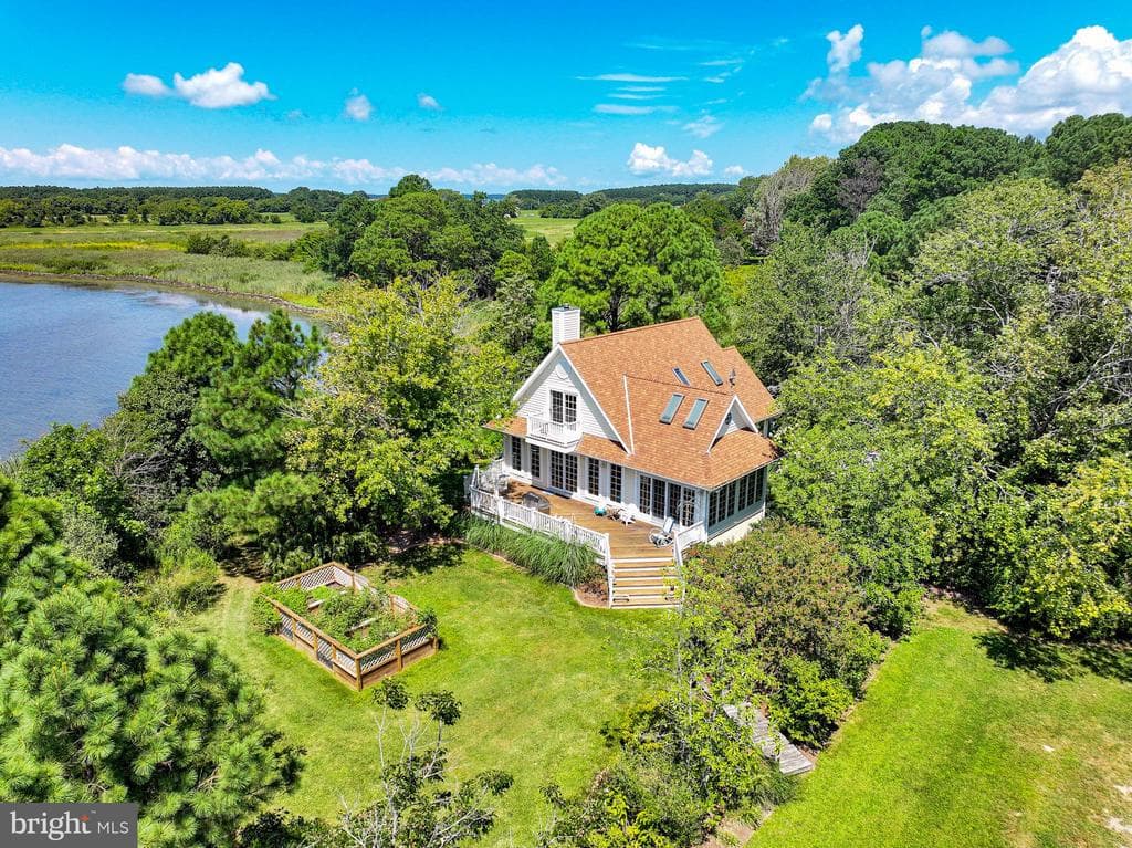 6271 Neavitt Manor Road photo 1