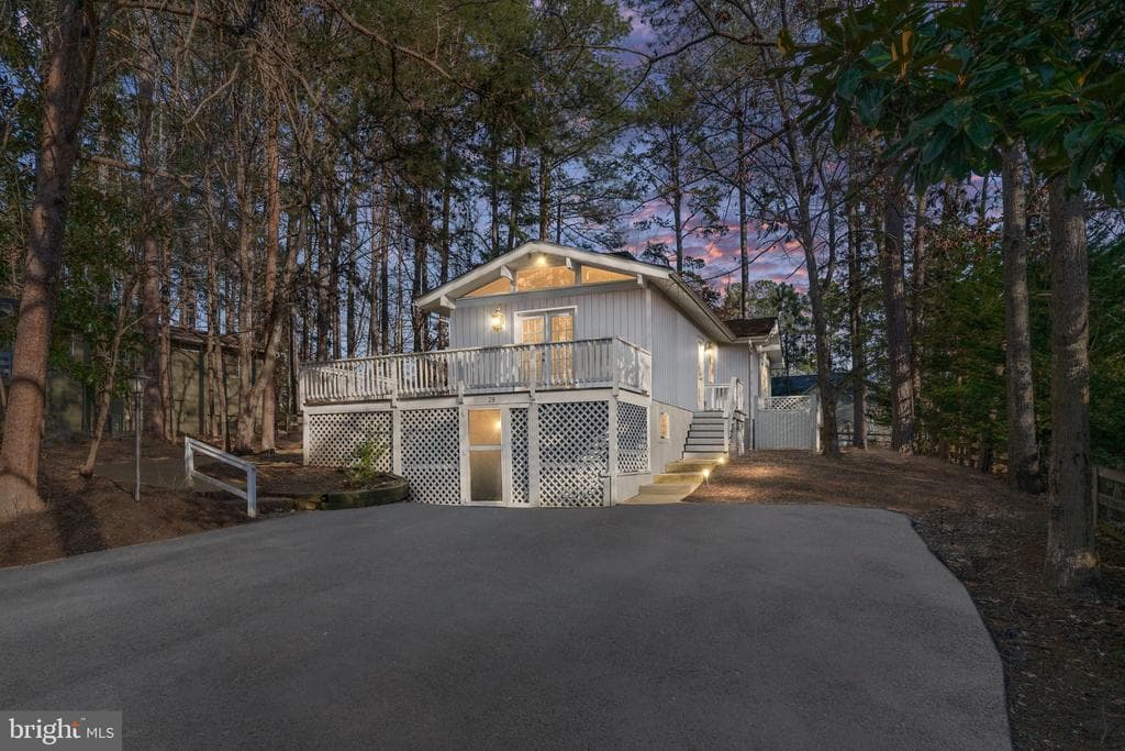 28 Tanglewood Rd photo 1