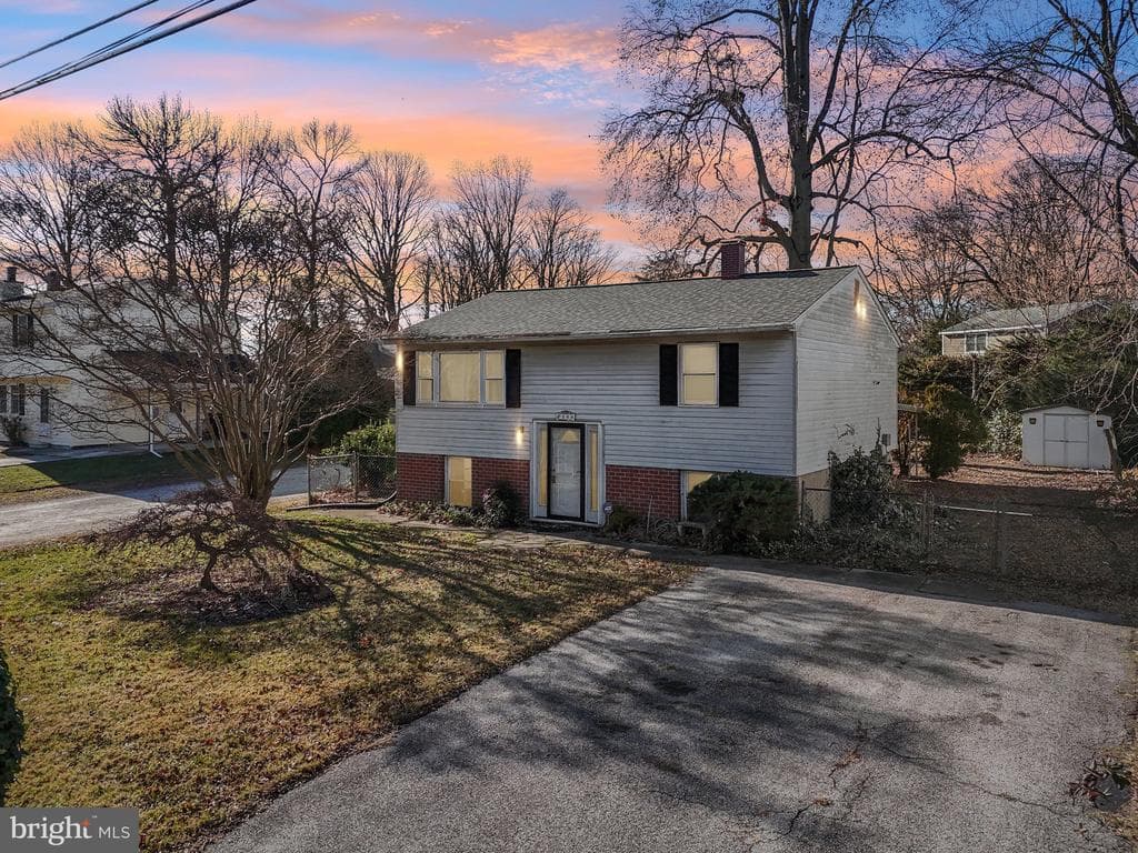 208 Elk Road photo 1