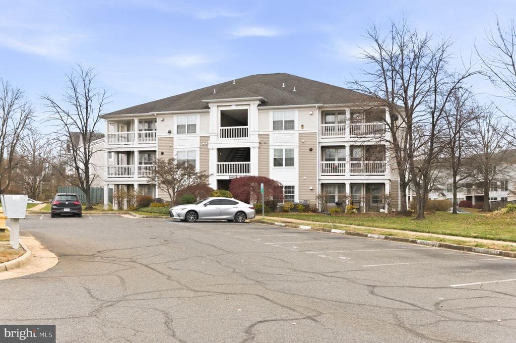 8075 Lacy Drive #101 photo 1