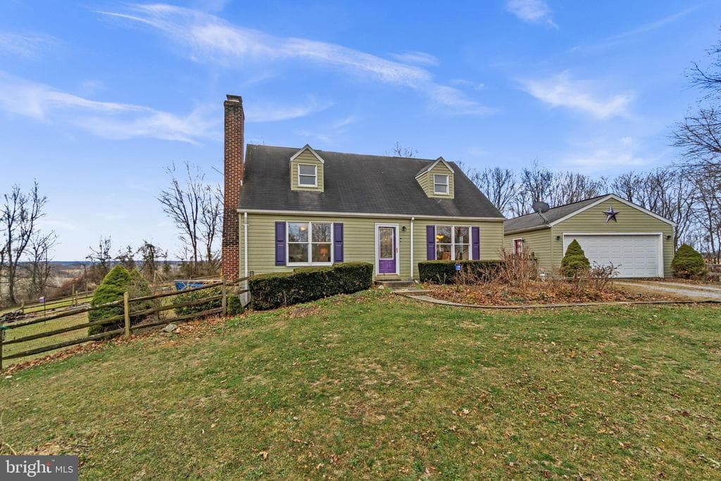 8393 Fordham Court photo 1