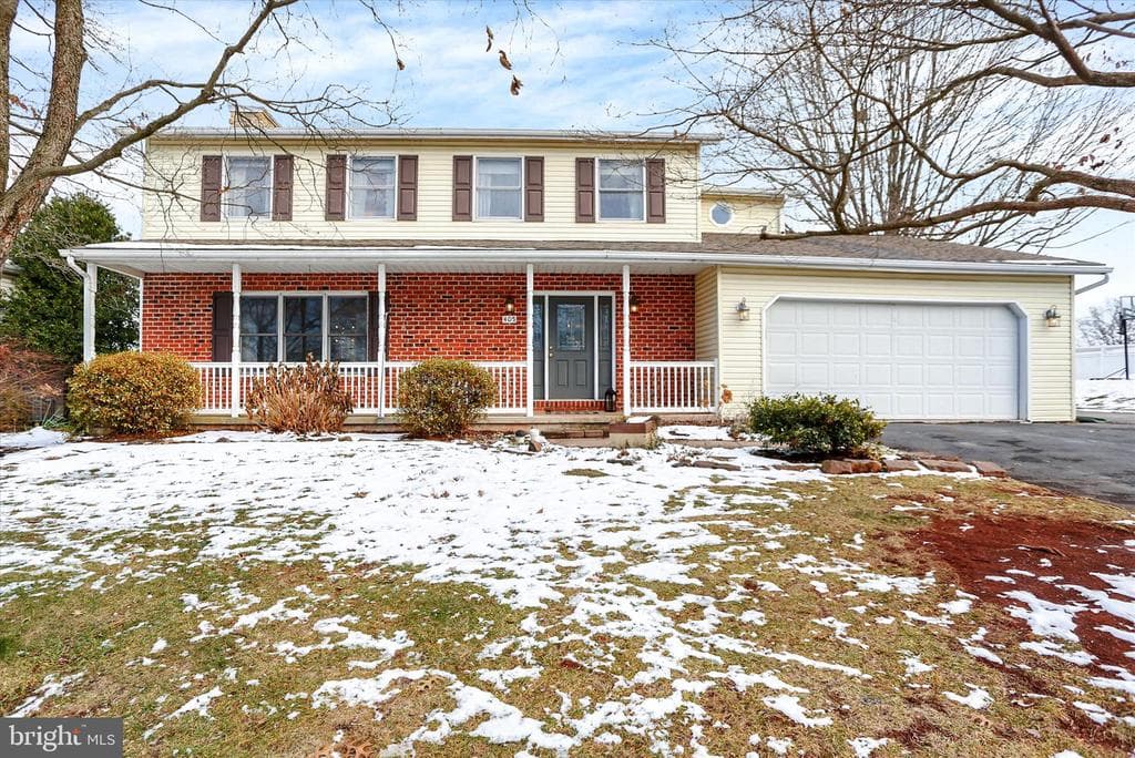 405 Clover Road photo 1