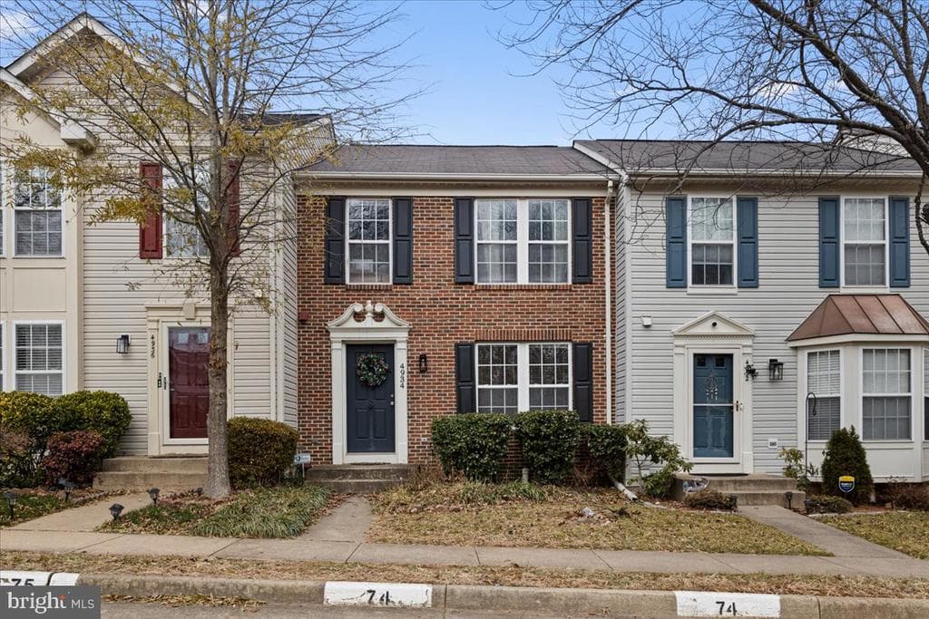 4934 Marshlake Lane photo 1