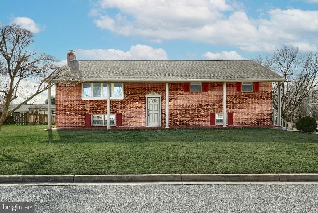 113 Brant Drive photo 1