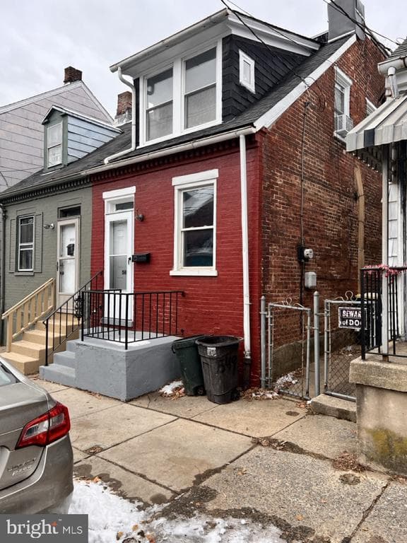 549 Manor Street photo 1