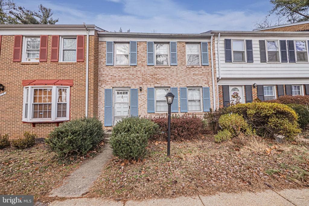16 Ingleside Court photo 1