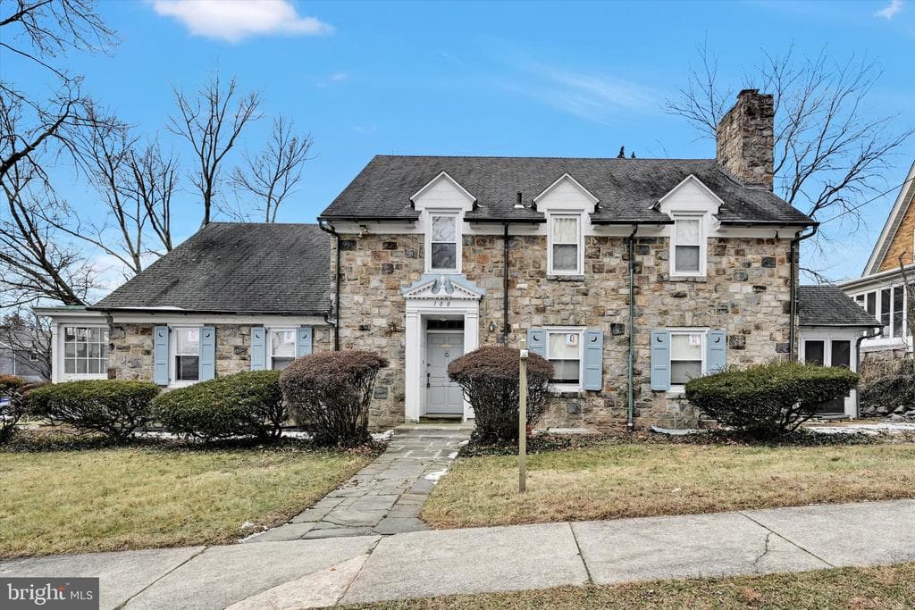 100 Brookline Pz photo 1