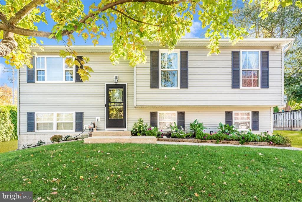 311 Beacon Mews Court photo 1