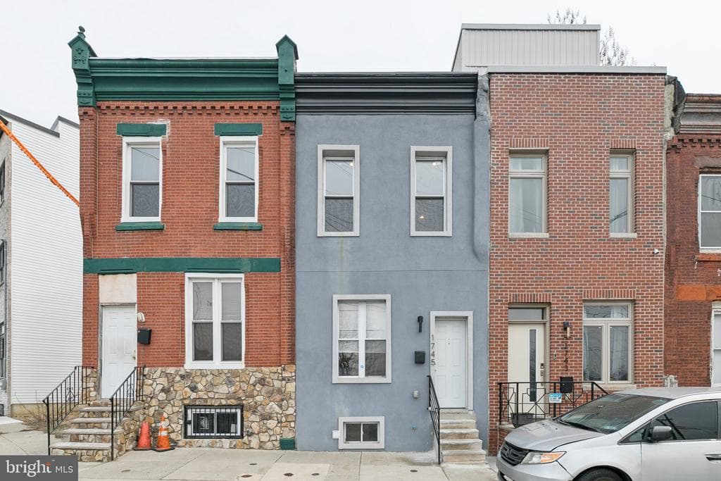1745 N Hollywood Street photo 1